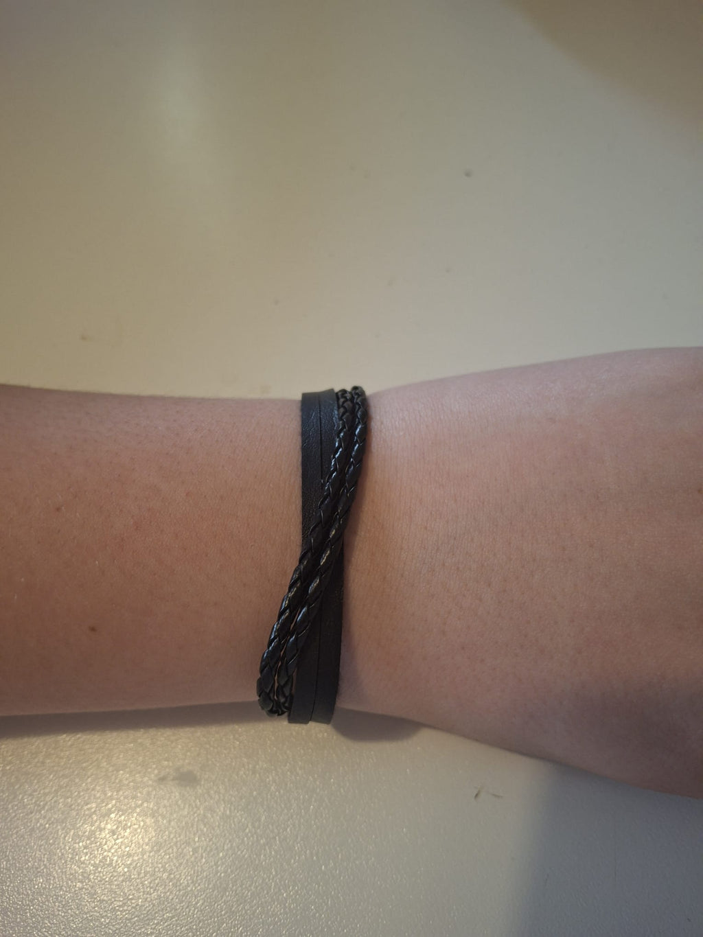 Set da 6 Bracciali Neri in Pelle Intrecciata