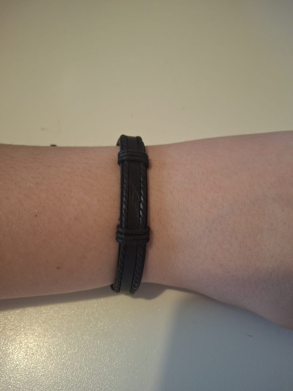 Set da 6 Bracciali Neri in Pelle Intrecciata