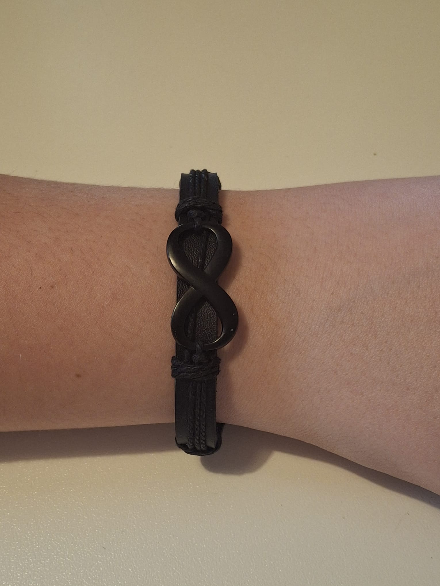 Set da 4 Bracciali Neri in Pelle con Fiocco e Perle