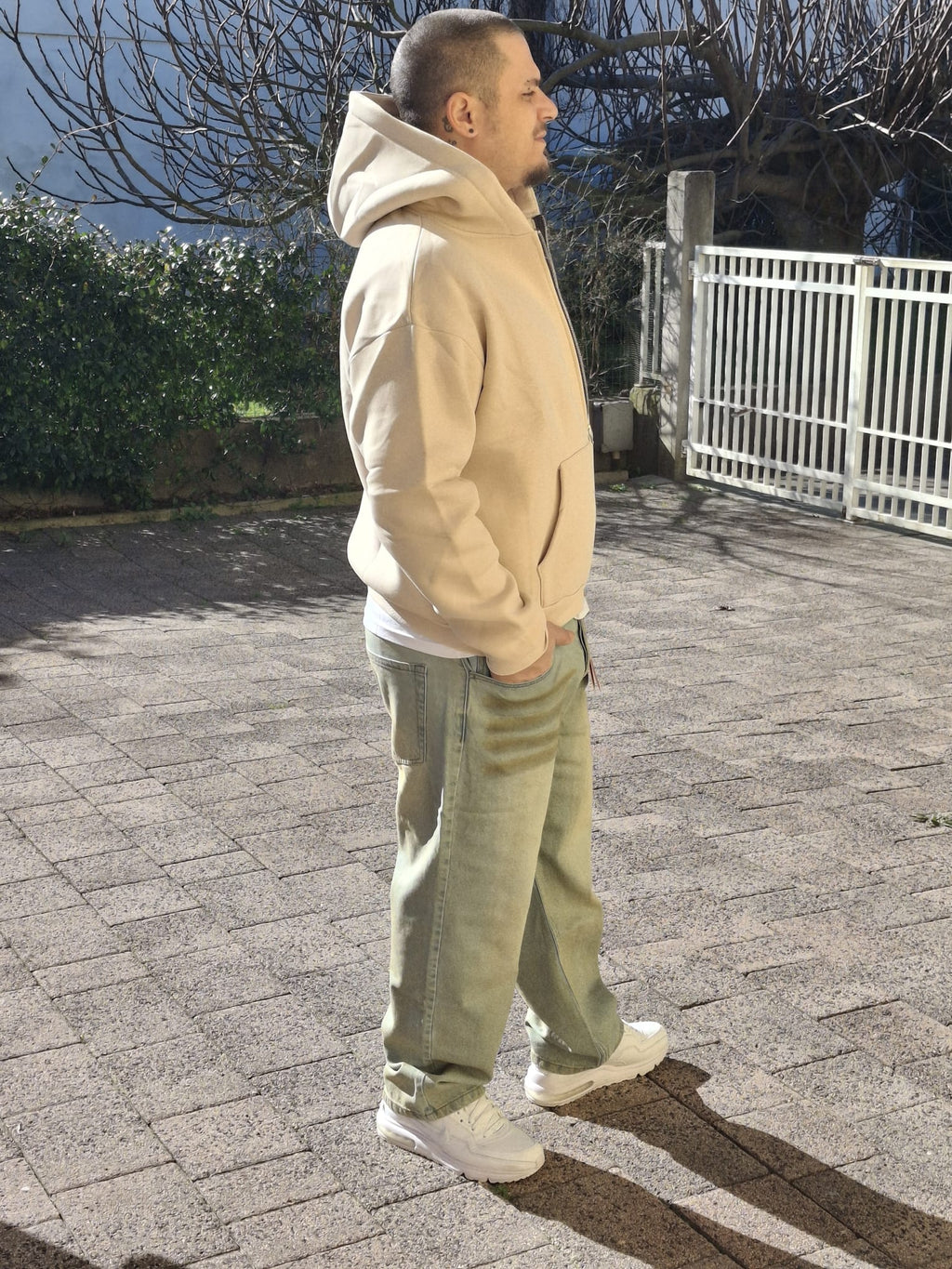 Felpa con Zip Oversize - Cappuccio e Tasche a Marsupio Stile Streetwear