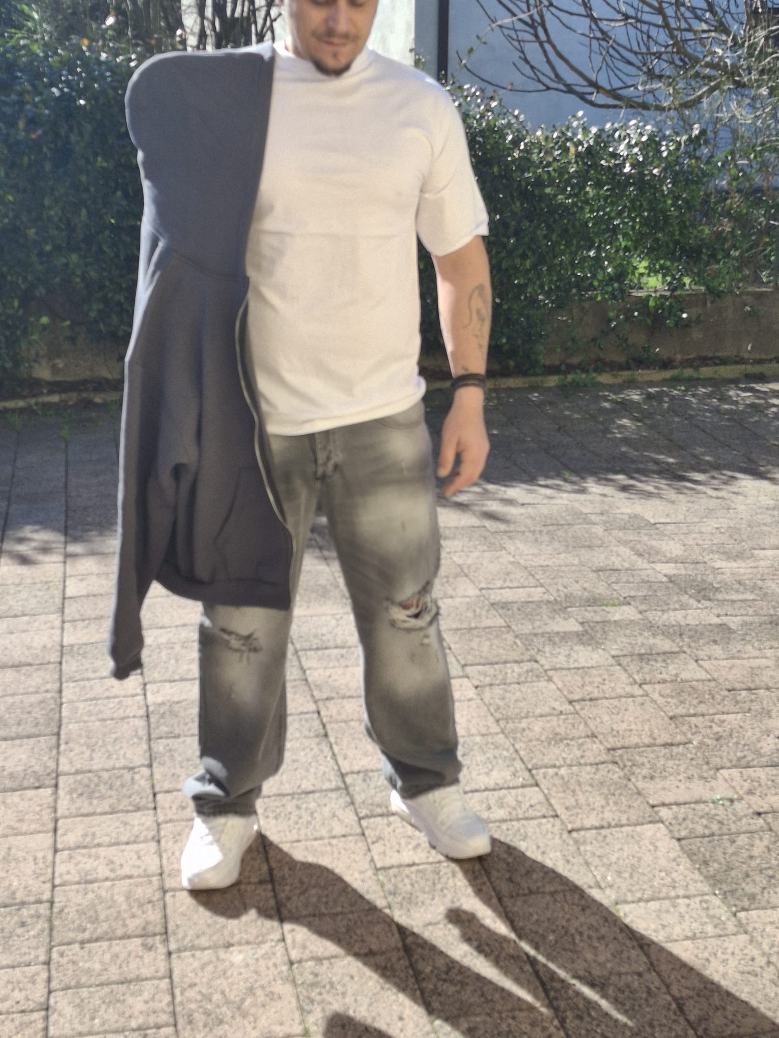 Felpa con Zip Oversize - Cappuccio e Tasche a Marsupio Stile Streetwear