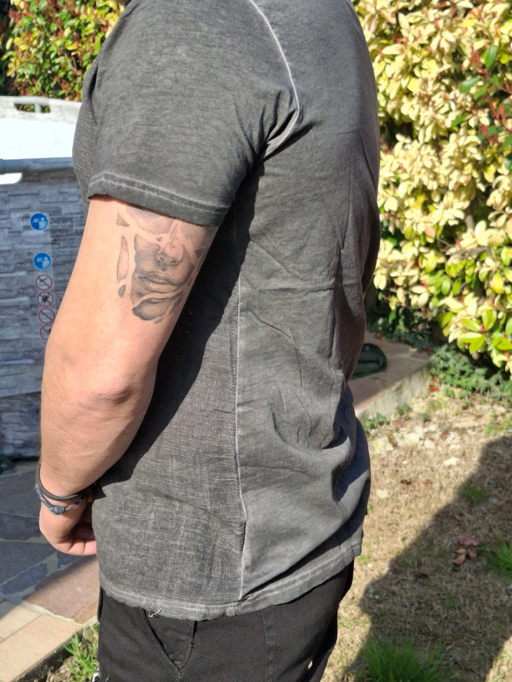 T-Shirt Lino Serafino - Nera e Grigia