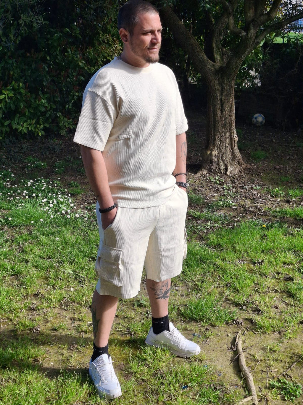 Completo Coordinato Estivo - T-shirt Oversize e Shorts con Tasche Cargo