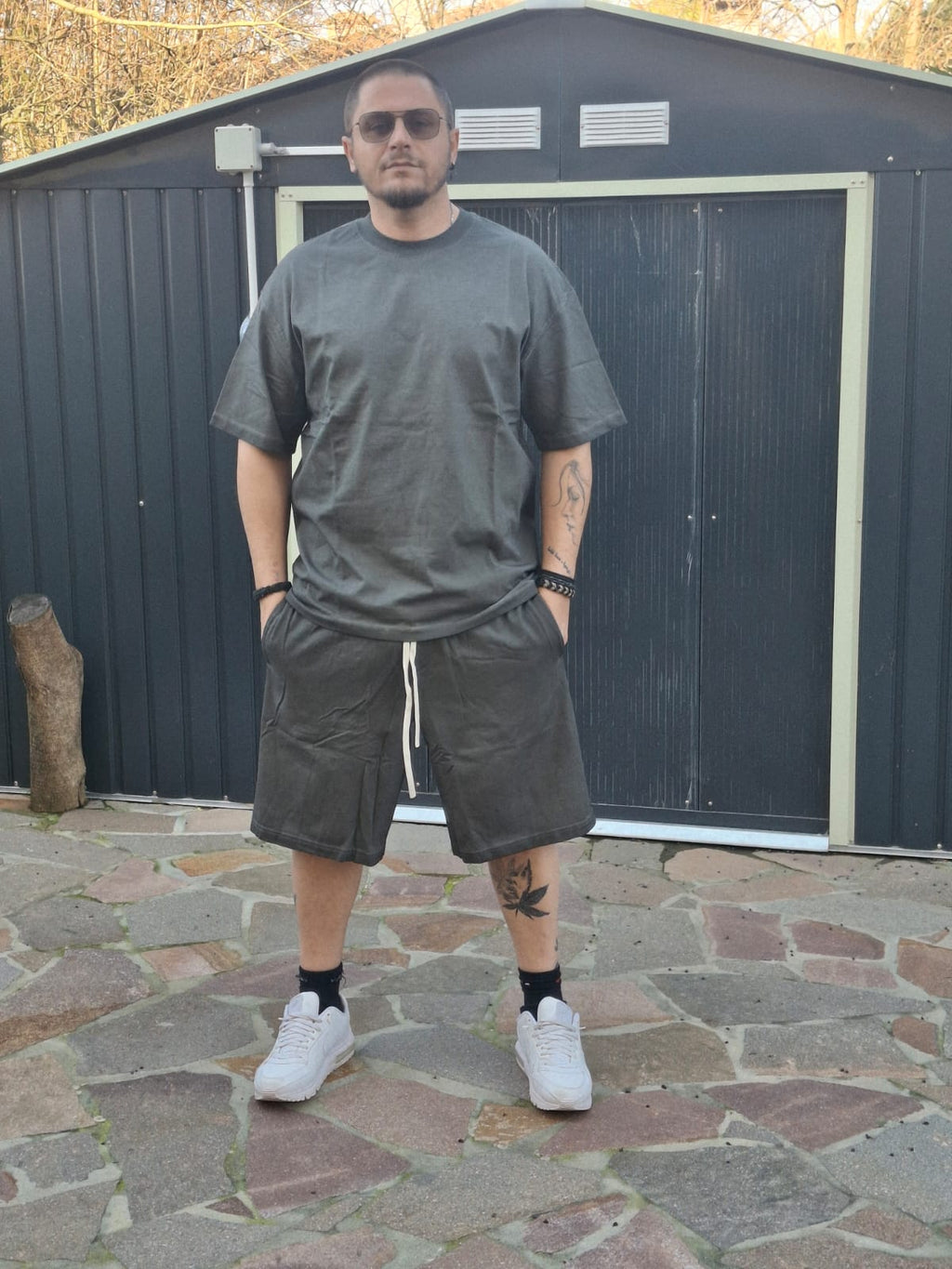 Bundle Tono su Tono - Set Estivo Dark Grey + T-Shirt Oversize Washed Effect