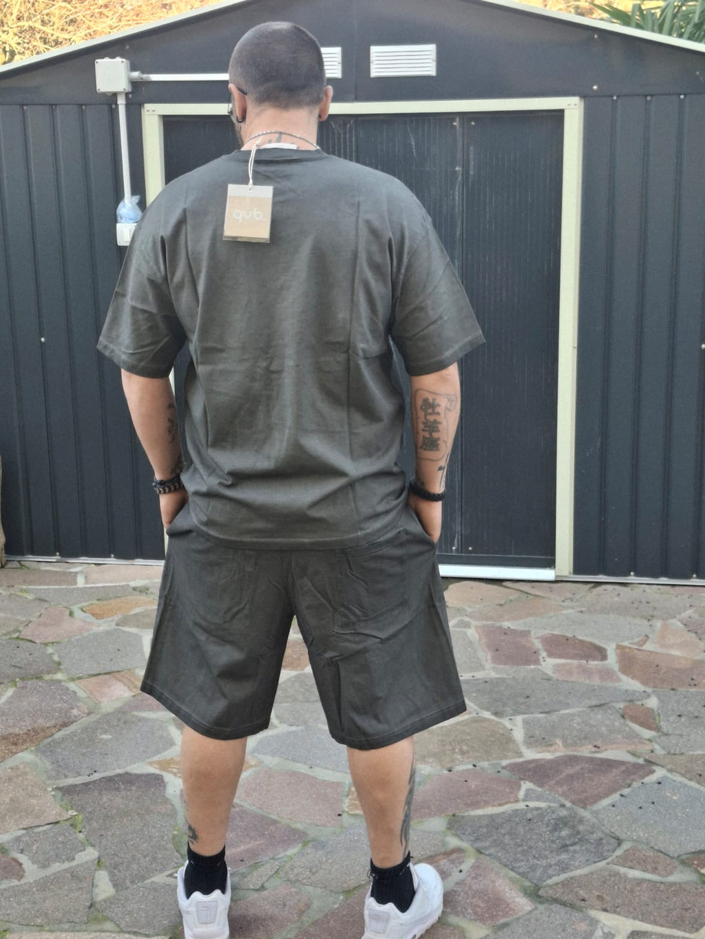 Bundle Tono su Tono - Set Estivo Dark Grey + T-Shirt Oversize Washed Effect