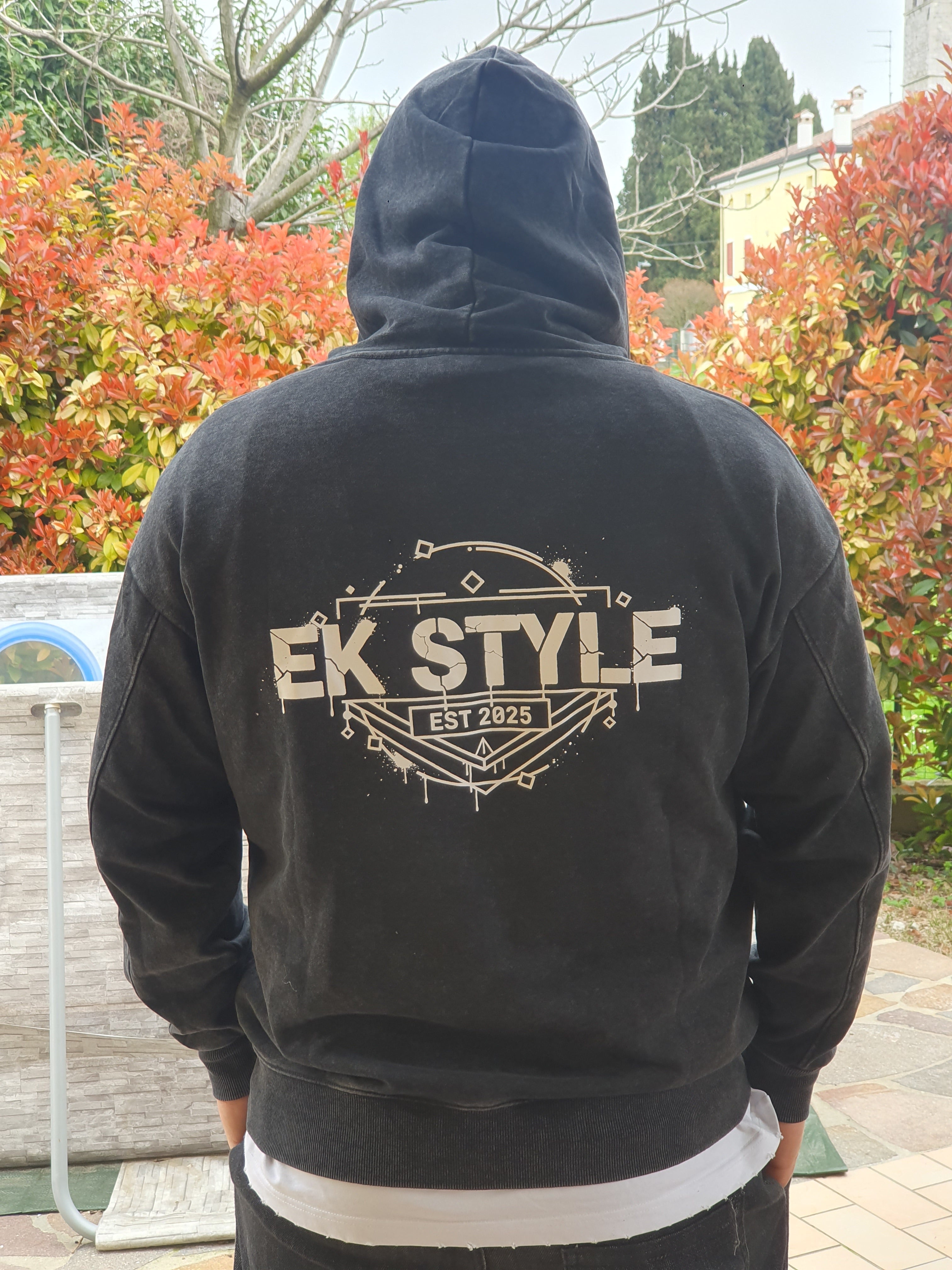 EK STYLE “La felpa che metti al volo e sei sempre a posto”